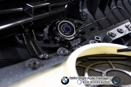 BMW6シリーズ(640i)のツイーター交換の様子です