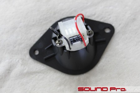スバルWRXのスピーカー交換(G20に市販ネットワーク追加)の様子です。