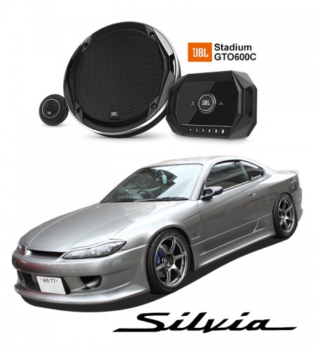 日産シルビア(S15)のスピーカー交換の様子です